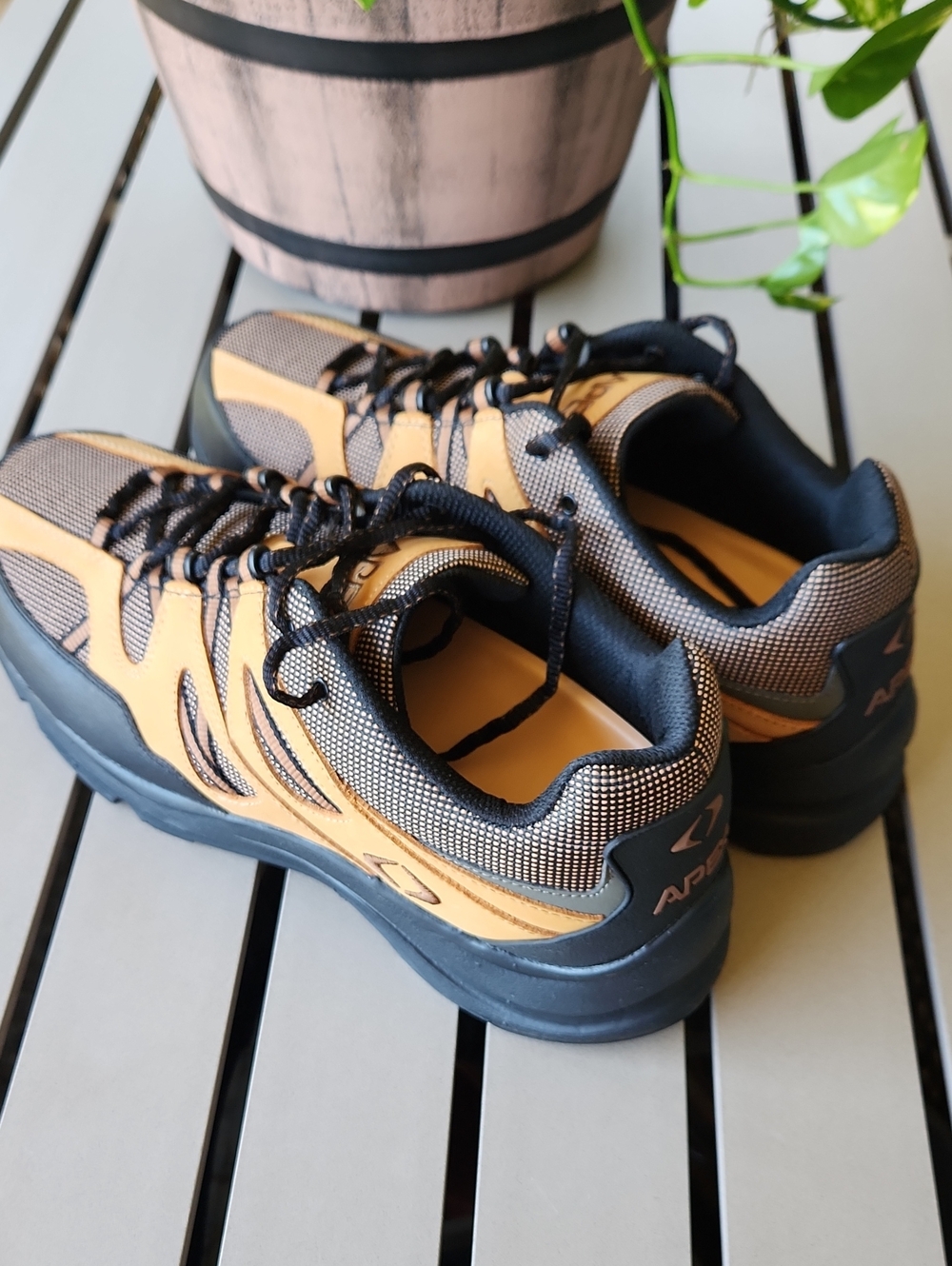 Apex V751 Men's Hiker Shoe